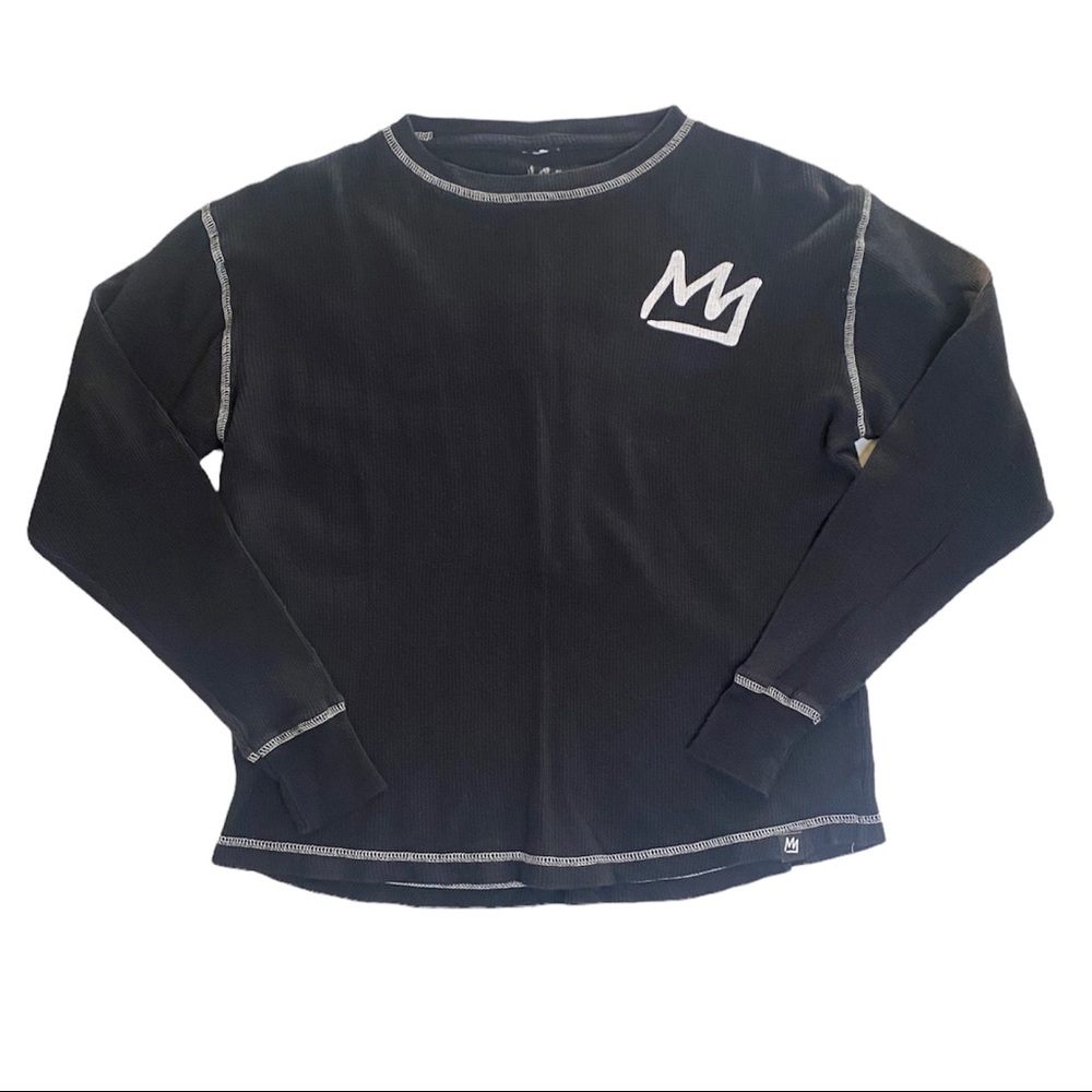 Mammoth brand long sleeve black tee! 🏔